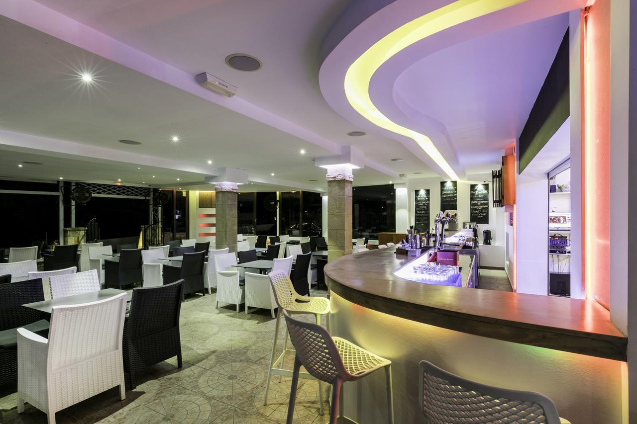 Amphitriti Hotel Pefki